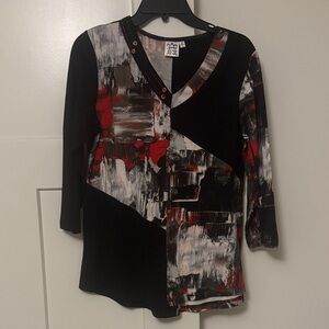 Parsley & Sage Abstract Print V-Neck Women's Top in Black and Red